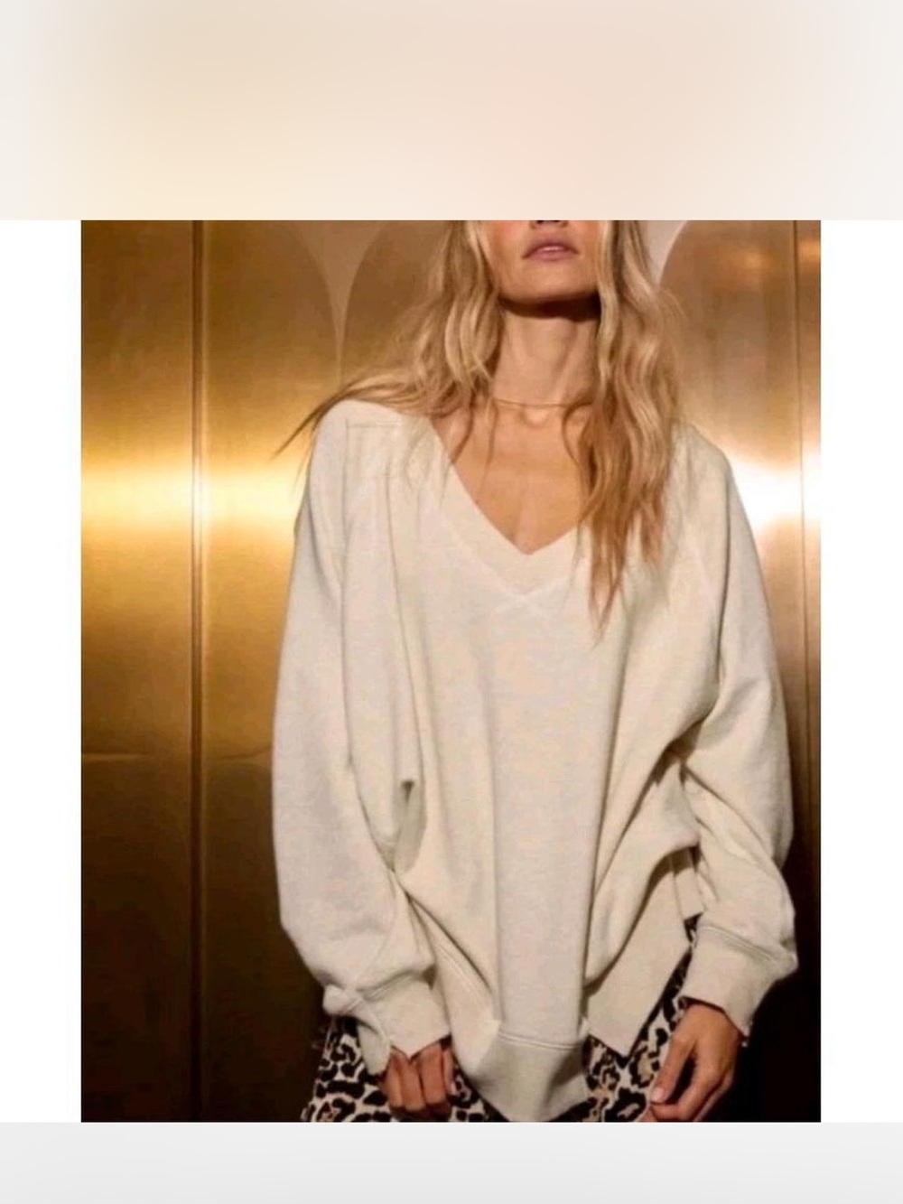 Aerie V-Neck Oversized Cream Sweatshirt Sz S